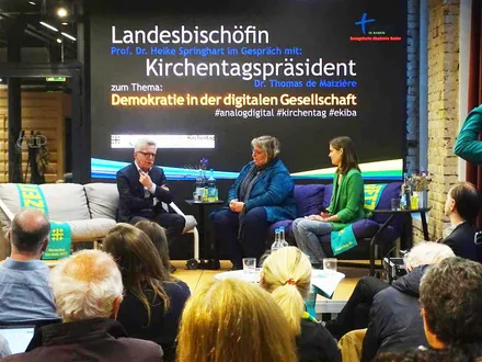 Thomas de Maizière und Heike Springhart im Gespräch